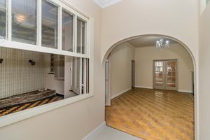 Image 10 - 878339