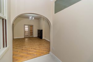 Image 11 - 878339