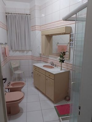Image 9 - 878339