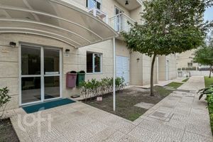 Image 31 - 878341