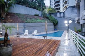 Image 9 - 878344