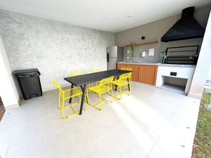 Image 19 - 878348