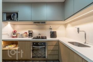 Image 13 - 878352