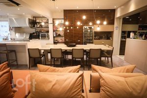 Image 8 - 878358