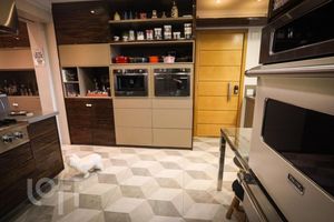Image 16 - 878358