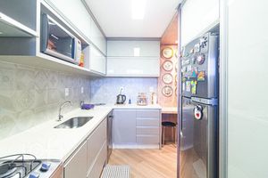 Image 17 - 878359