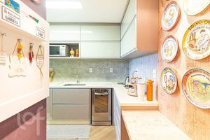 Image 15 - 878359