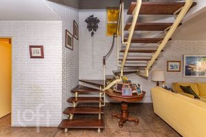 Image 5 - 878361