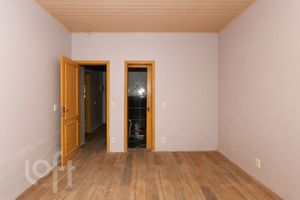 Image 14 - 878377