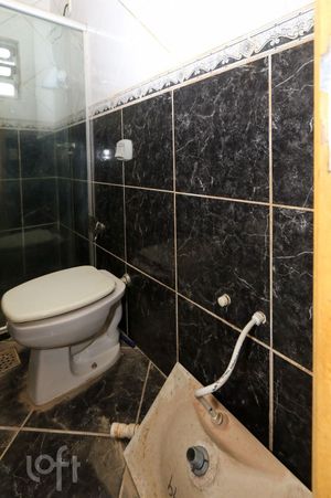 Image 10 - 878377