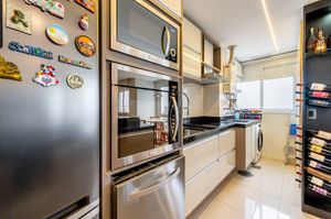 Image 18 - 878378