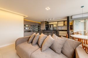 Image 10 - 878378