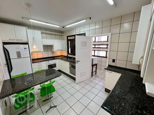 Image 9 - 878395