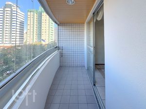 Image 10 - 878396
