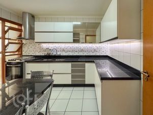 Image 15 - 878396