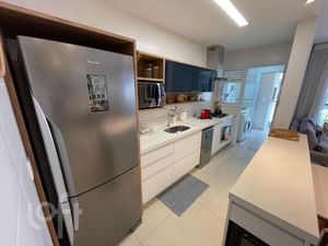 Image 2 - 878401