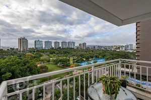 Image 7 - 878403
