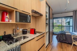Image 8 - 878404
