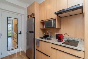 Image 7 - 878404
