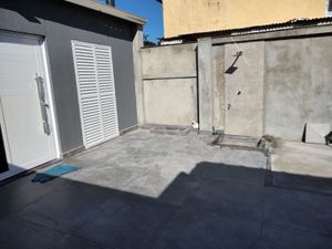 Image 4 - 878408