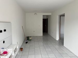 Image 4 - 878410
