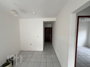 Image 18 - 878410