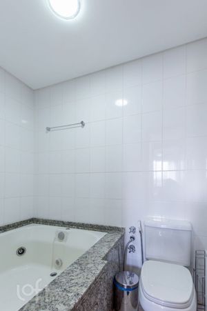 Image 21 - 878413