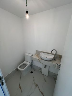 Image 21 - 878421