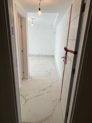 Image 22 - 878421