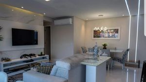 Image 4 - 878428