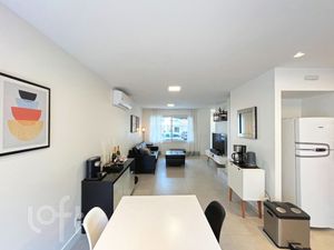 Image 9 - 878435