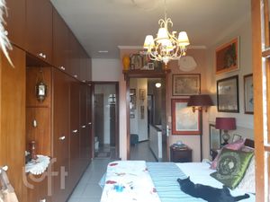 Image 10 - 878436