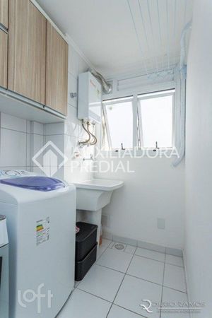 Image 11 - 878437