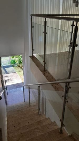 Image 8 - 878459