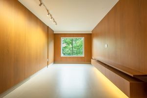 Image 17 - 878465