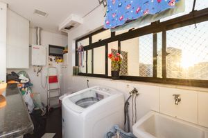 Image 32 - 878466