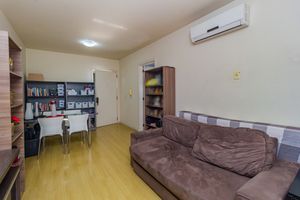 Image 4 - 878488
