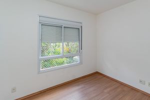 Image 18 - 878489