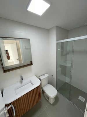 Image 12 - 878494
