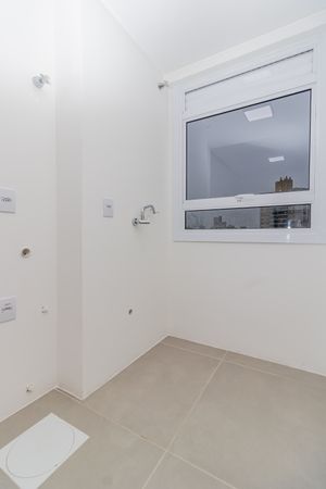 Image 11 - 878494