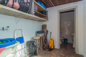 Image 33 - 878495