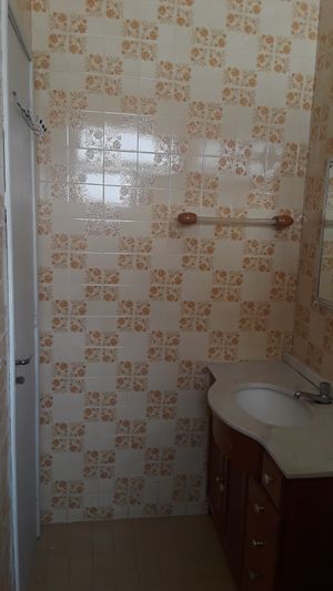Image 4 - 878496