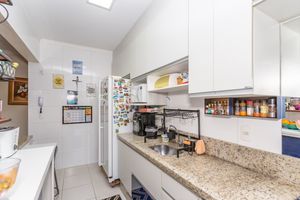 Image 13 - 878553
