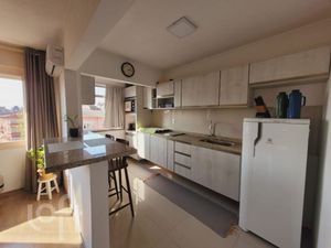 Image 9 - 878560