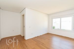 Image 10 - 878561