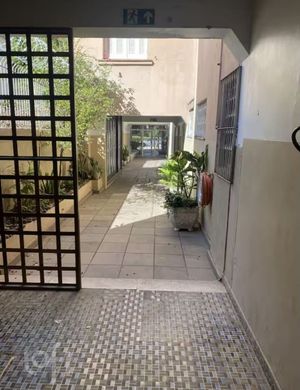 Image 21 - 878567