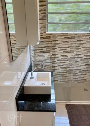 Image 8 - 878567