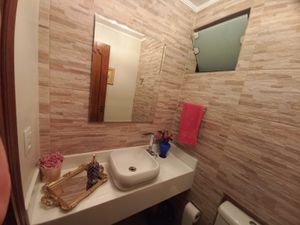 Image 19 - 878571
