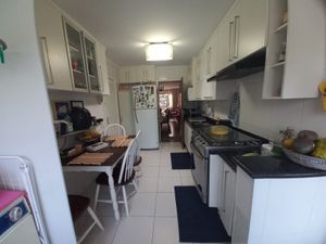 Image 7 - 878571