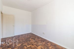 Image 6 - 878572